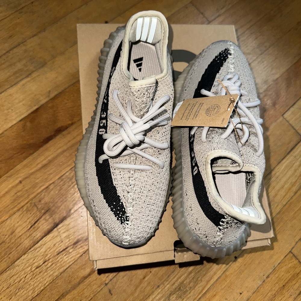 NWT Yeezys 350 boosts slate
